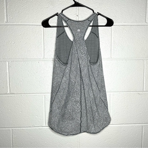 < Lululemon Essential Tank Top Gray & White > - Picture 5 of 5